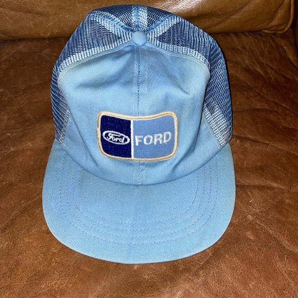 Vintage Ford snap back. Brim is cracked in middle. Still great - Picture 1 of 3